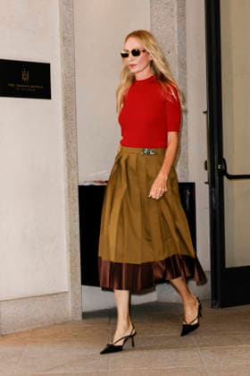 MFW Spring Summer 2027 Uma Thurman arrival MP MILAN, ITALY - SEPTEMBER 22: Uma Thurman is seen at her hotel during Milan Fashion Week WOMEN S COLLECTION SPRING SUMMER 2027 on September 22, 2026 in Milan, Italy. Photo by Marco Piovanotto Abacapress.com Milan Italy  Copyright: xPiovanottoxMarco ABACAx