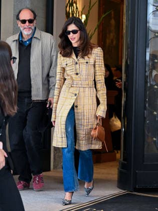 IPA88829504 - Milan, Milan Fashion Week 2026 Celebrities in the City Leaving Palazzo Parigi Pictured: Luca Guadagnino, Benedetta Porcaroli  Copyright: xManuelexMangiarottix xManuelexMangiarottix IPA88829504