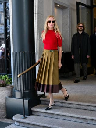 IPA88829528 - Milan, Milan Fashion Week 2026 celebrities in town leaving Palazzo Parigi Pictured: Uma Thurman  Copyright: xManuelexMangiarottix xManuelexMangiarottix IPA88829528