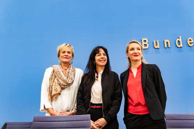 Simone Oldenburg, lead candidate in Mecklenburg-Western Pomerania, Elif Eralp, lead candidate in Berlin, and Ines Schwerdtner, co-chair of The Left, at the Federal Press Conference in Berlin on September 21, 2026. The Left won the elections in Berlin with about 25.7, and received about 6.5 of the votes in Me