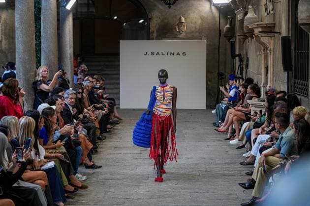 IPA88836070 - Milan, Milan Women™s Fashion Week Spring Summer 2027 - Women™s Fashion, Spring Summer 2027 - J.Salinas fashion show - runway in the photo: models  Copyright: xRiccardoxGIordanox xRiccardoxGiordano IPAx IPA88836070