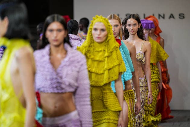 IPA88836332 - Milan, Milan Women™s Fashion Week Spring Summer 2027 - Women™s Fashion, Spring Summer 2027 - J. Salinas fashion show - runway in the photo: models  Copyright: xRiccardoxGIordanox xRiccardoxGiordano IPAx IPA88836332
