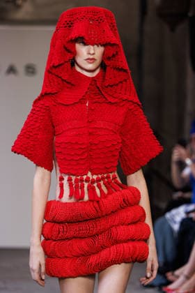 IPA88841986 - Milan, Milan Women™s Fashion Week Spring Summer 2027 - Women™s Fashion, Spring Summer 2027 - J. Salinas fashion show - runway - pictured: Model.  Copyright: xCinziaxCamelax xx IPA88841986