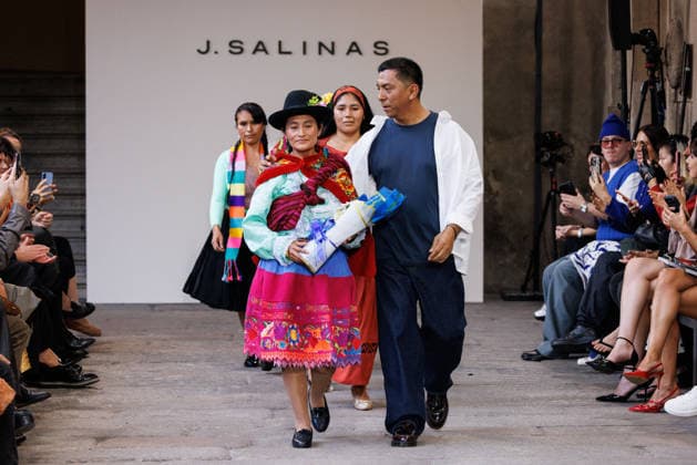 IPA88843181 - Milan, Milan Women™s Fashion Week Spring Summer 2027 - Women™s Fashion, Spring Summer 2027 - J. Salinas fashion show - runway - pictured: J. Salinas with guests.  Copyright: xCinziaxCamelax xx IPA88843181