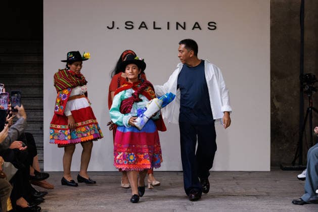 IPA88843154 - Milan, Milan Women™s Fashion Week Spring Summer 2027 - Women™s Fashion, Spring Summer 2027 - J. Salinas fashion show - runway - pictured: J. Salinas with guests.  Copyright: xCinziaxCamelax xx IPA88843154