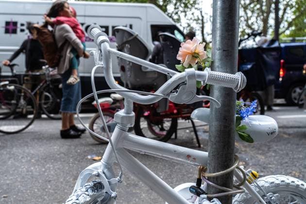 September 23, 2026, Turin, To, Italy: A human bike path to raise awareness about cycling deaths and accidents. Yesterday, Tuesday, September 22, a seven-year-old boy died while cycling to school. Turin, September 23, 2026. Turin Italy  - ZUMAa289 20260923_zia_a289_035 Copyright: xSelenexDanielex xAgfx