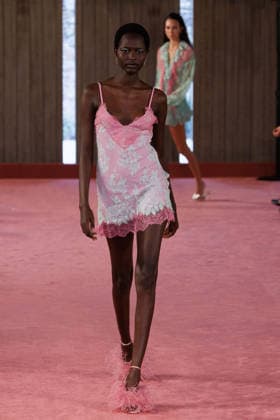IPA88975524 - Milan, Milan Women™s Fashion Week Spring Summer 2027 - Women™s Fashion, Spring Summer 2027 - Blumarine fashion show - guests - Pictured: model  Copyright: xCinziaxCamelax xx IPA88975524