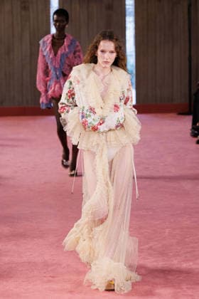 IPA88975623 - Milan, Milan Women™s Fashion Week Spring Summer 2027 - Women™s Fashion, Spring Summer 2027 - Blumarine fashion show - guests - Pictured: model  Copyright: xCinziaxCamelax xx IPA88975623