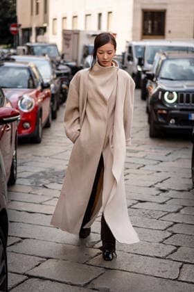 Street Style: Sportmax fashion show during the Milan Fashion Week - Womenswear Spring Summer 2027 in Milan, Italy, on 25 September 2026 Street Style: A guest is seen outside of the Sportmax fashion show during the Milan Fashion Week - Womenswear Spring Summer 2027 in Milan, Italy, on 25 September 2026., Credit:Stefano Costantino TTL Stefano Costantino Avalon Italy, Milan  Copyright: xStefanoxCostantinoxTTLx xStefanoxCostantinox xAvalonx 1138226777