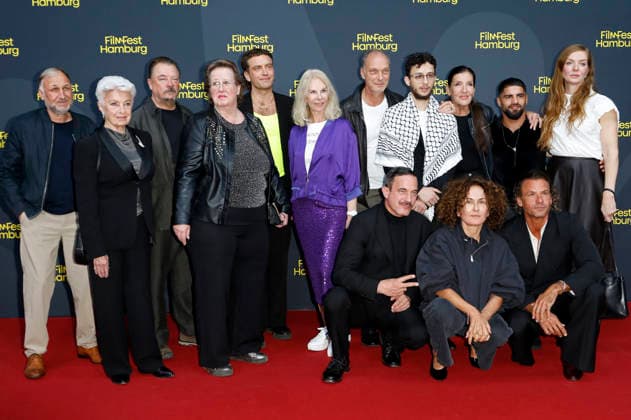 Jogi Kaiser, Nicole Heesters, Peter Kurth, Ute Böhnke, Enrique Fiß, Guest, Martin Brambach, Shadi Eck, Katy Karrenbauer, Maradona Akkouch, Pheline Roggan, Sönke Möhring, Marie Lou Sellem, and Stephan Luca at the premiere of the ARD series *Friesenjunkies* at the 34th Hamburg Film Festival in 2026 at Cinemaxx Dammtor in Hamburg, September 25, 2026 Foto:xC.xTamckex xFuturexImagex friesenjunkies_6943