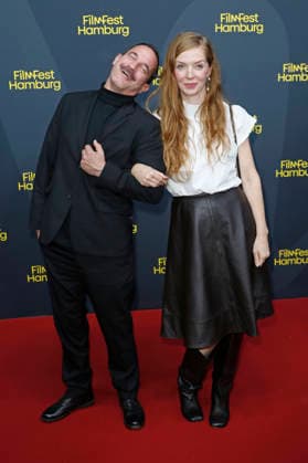 Sönke Möhring and Pheline Roggan at the premiere of the ARD series *Friesenjunkies* at the 34th Filmfest Hamburg 2026 at Cinemaxx Dammtor in Hamburg, September 25, 2026 Foto:xC.xTamckex xFuturexImagex friesenjunkies_6966
