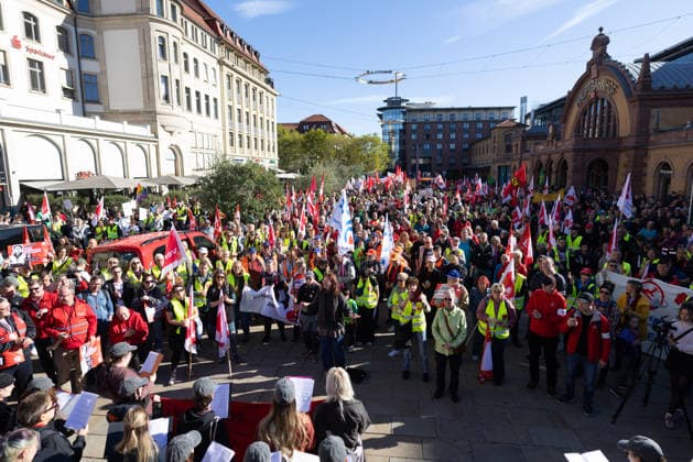 Protest Against Social Welfare Cuts in Erfurt, September 26, 2026. In Erfurt, Thuringia, several thousand people protested against the government’s plans to dismantle the welfare state. Among them were workers from the nursing, healthcare, and social services sectors. 26092026_ppb-7