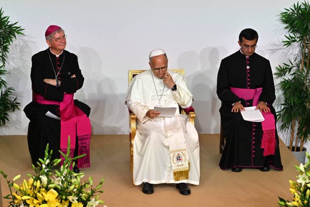 IPA88989809 - France, Paris, Vatican, September 26, 2026 Pope Leo XIV meets with members of the Provincial Synodal Assembly, catechumens, and neophytes at the Catholic Institute of Paris during his apostolic journey to France. Photo by ALESSIA GIULIANI Catholic Press Photo  Copyright: xALESSIAxGIULIANI xCatholicxPressxPhotox xx IPA88989809