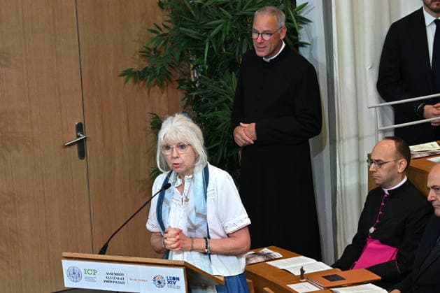 IPA88989813 - France, Paris, Vatican, September 26, 2026 Pope Leo XIV meets with members of the Provincial Synodal Assembly, catechumens, and neophytes at the Catholic Institute of Paris during his apostolic journey to France. Photo by ALESSIA GIULIANI Catholic Press Photo  Copyright: xALESSIAxGIULIANI xCatholicxPressxPhotox xx IPA88989813