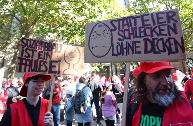 Politics, Demonstration against the labor reform in Germany Demonstration against the labor reform in Nuremberg , Bayern , Germany . September 26th, 2026 Photo by Davide Elias Copyright: xDavidexEliasx
