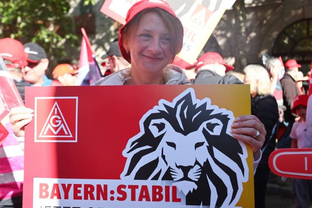 Politics, Demonstration against the labor reform in Germany Demonstration against the labor reform in Nuremberg , Bayern , Germany . September 26th, 2026 Photo by Davide Elias Copyright: xDavidexEliasx