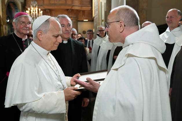 IPA88990594 - France, Paris, Vatican, September 26, 2026 Pope Leo XIV meets with members of the Provincial Synodal Assembly, catechumens, and neophytes at the Catholic Institute of Paris during his apostolic journey to France. Photo by VATICAN MEDIA Catholic Press Photo  Copyright: xVATICANxMEDIA xCatholicxPressxPhotox xVATICANxMEDIA xCatholicxPressxPhotox IPA88990594