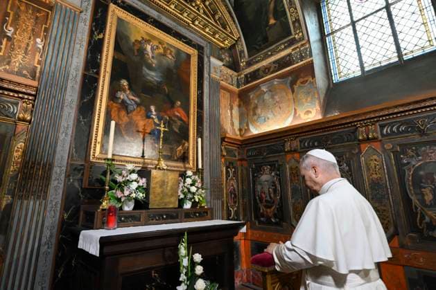 IPA88990596 - France, Paris, Vatican, September 26, 2026 Pope Leo XIV meets with members of the Provincial Synodal Assembly, catechumens, and neophytes at the Catholic Institute of Paris during his apostolic journey to France. Photo by VATICAN MEDIA Catholic Press Photo  Copyright: xVATICANxMEDIA xCatholicxPressxPhotox xVATICANxMEDIA xCatholicxPressxPhotox IPA88990596
