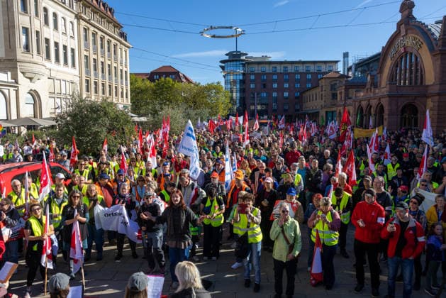 Protest Against Cuts to Social Services, Erfurt, September 26, 2026: In Erfurt, Thuringia, several thousand people protested against the government s plans to dismantle the welfare state. Among them were employees from the nursing, healthcare, and social services sectors. 26092026_ppb-24