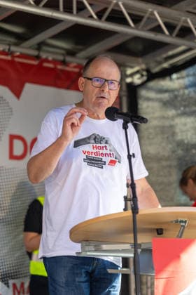 Protest Against Cuts to Social Services in Erfurt, September 26, 2026 Stefan Koerzell Körzell, Vice Chair of the German Trade Union Federation (DGB). In Erfurt, Thuringia, several thousand people protested against the government’s plans to dismantle the welfare state. Among them were workers from the nursing, healthcare, and social services sectors. 26092026_ppb-34