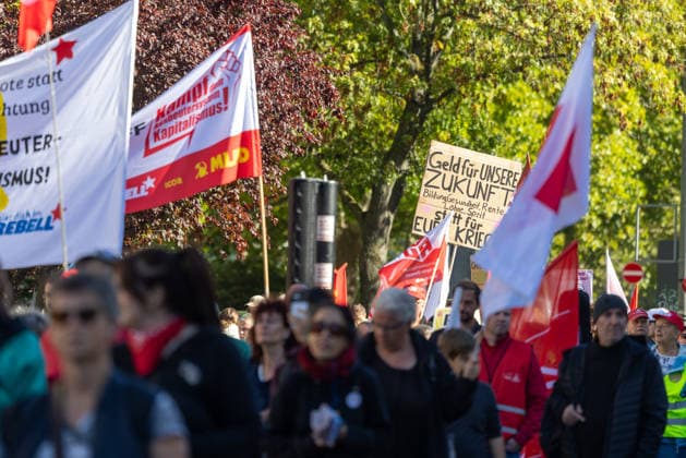 Protest Against Social Welfare Cuts in Erfurt, September 26, 2026 In Erfurt, Thuringia, several thousand people protested against the government’s plans to dismantle the welfare state. Among them were employees from the nursing, healthcare, and social services sectors. 26092026_ppb-42