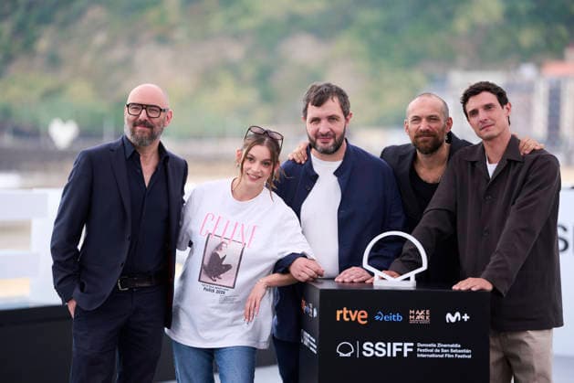 September 26, 2026, Donostia San Sebastian, Euskadi, Spain: Arieh Worthalter, Mara Taquin, Michao«l R. Roskam, Karim Leklou, Julien Frison attended Le Faux Soir Photocall during 74th San Sebastian International Film Festival at Kursaal Palace on September 26, 2026 in Donostia San Sebastian, Spain Donostia San Sebastian Spain - ZUMAg15_ 20260926_zaf_g15_033 Copyright: xJackxAbuinx