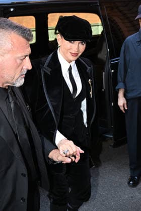 Jennifer Lopez goes to lunch at a restaurant after the Dolce & Gabbana show during Milan Fashion Week (MLFW), September 26, 2026, Gédéon Taïeb, Bestimage. Jennifer Lopez goes to lunch at a restaurant after the Dolce Gabbana show during Milan Fashion Week (MLFW) on September 26, 2026, Gédéon Taïeb, Bestimage. Milan, Italy  Copyright: xGedeonxTaiebx xBestimagexGedeonxTaiebx xBestimagex