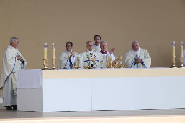 Pope Leo XIV during his High Mass at the Place de la Concorde in Paris on September 26, 2026 Jacovides Moreau Bestimage Pope Leo XIV during his High Mass at the Place de la Concorde in Paris on September 26, 2026 Paris, France  Copyright: xJACOVIDES-MOREAUx xBESTIMAGExJACOVIDES-MOREAUx xBESTIMAGEx