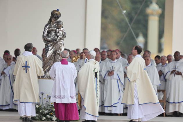 Pope Leo XIV during his High Mass at the Place de la Concorde in Paris on September 26, 2026 Jacovides Moreau Bestimage Pope Leo XIV during his High Mass at the Place de la Concorde in Paris on September 26, 2026 Paris, France  Copyright: xJACOVIDES-MOREAUx xBESTIMAGExJACOVIDES-MOREAUx xBESTIMAGEx