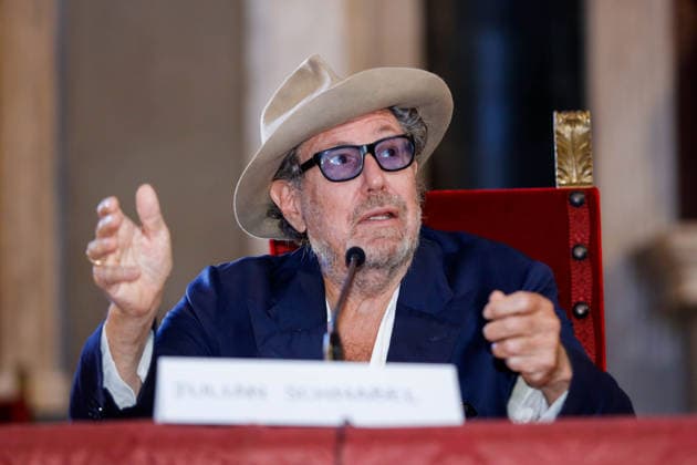 September 26, 2026, Florence, Rome, Italy: Julian Schnabel during the inauguration of the 34th edition of the BIAF, International Antiques Biennial, and the presentation of the Golden Lion award. Florence, September 26, 2026 Florence Italy  - ZUMAa289 20260926_zia_a289_124 Copyright: xDexMartinoxTommasox xAgfx