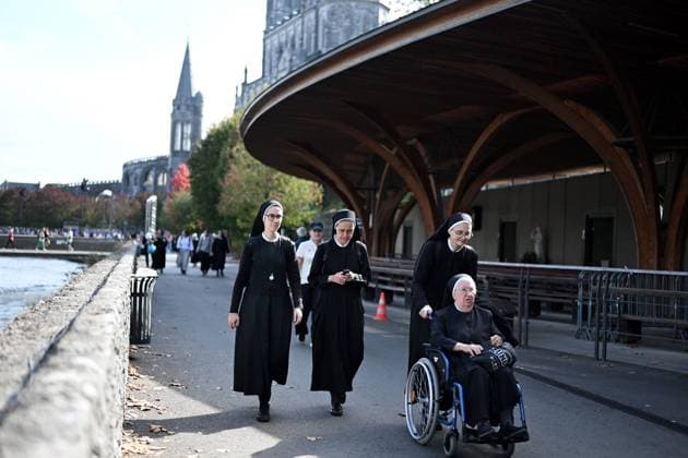 POPE S VISIT TO FRANCE MAXPPP LOURDES SEPTEMBER 26, 2026 Sisters await the Pope s arrival near the sacred grotto in Lourdes, where he will offer a prayer this evening, September 25, 2026, Paris, France Pope Leo XIV is on an apostolic visit to France from September 25 to 28, 2026 LOURDES OCCITANIE FRANCE  Copyright: xMAXPPPxx 1619 1619