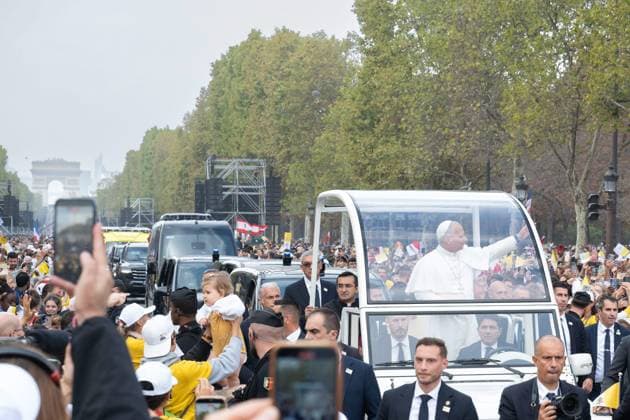 POPE S VISIT TO FRANCE PHOTOPQR OUEST FRANCE Stéphane Geufroi Paris, September 26, 2026. Léon XIV begins todaya historic four-day visit to France. The event is expected to draw one million people. This Saturday, September 26, his visit to France included a massive Mass at Place de la Concorde attended by more than 700,000 faithful. September 25, 2026, Paris, France. Pope Leo XIV is on an apostolic visit to France from September 25 to 28, 2026, in Paris, France.  Copyright: xPHOTOPQR OUESTxFRANCE MAXPPPxStéphanexGeufroix 20260926OFR1743 20260926OFR1743