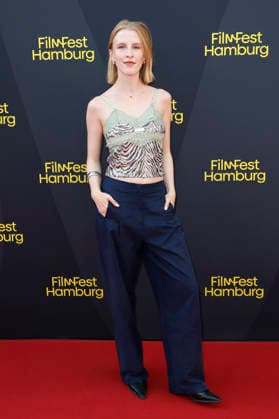 Klara Lange at the premiere of the ZDFneo series *Nine to Five: Das Amt* at the 34th Filmfest Hamburg 2026 at Cinemaxx Dammtor in Hamburg, September 26, 2026 Foto:xC.xTamckex xFuturexImagex amt_6903