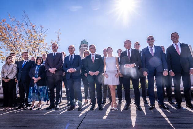 Group photo taken against the light on the rooftop terrace of the Hotel Bayerischer Hof: Alexander Dobrindt, German Federal Minister of the Interior, with his counterparts and international meeting participants. 2nd Munich Migration Meeting: Meeting of European Ministers on the Implementation of the Migration Policy Shift, Munich, Bavaria, Germany, Hotel Bayerischer Hof