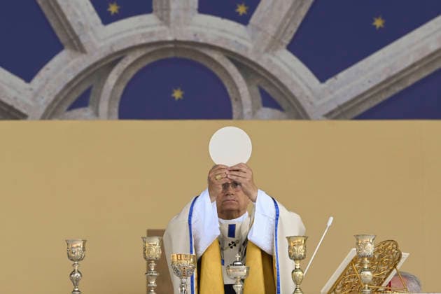 POPE LEO XIV CELEBRATES HOLY MASS AT PLACE DE LA CONCORDE - PARIS France, Paris, Vatican, 2026 9 26 Holy Mass celebrated by Pope Leo XIV at Place de la Concorde during his apostolic journey to France. EDITORIAL USE ONLY - NO BOOKS Copyright: xVATICANxMEDIA xCatholicxPressxPhotox