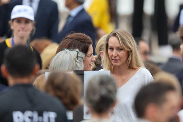 Eugénie Bastié, Marion Maréchal: Celebrities at Pope Leo XIV’s grand Mass on the Place de la Concorde in Paris on September 26, 2026. Between the Avenue des Champs-Élysées and the Place de la Concorde, 700,000 faithful and onlookers, from all corners of the globe, gathered to attend the Mass celebrated by the Holy Father. The apostolic journey, from September 25 to 28, 2026, will continue in Lourdes and Metz. Jacovides Moreau Bestimage Celebrities attending the grand Mass celebrated by Pope Leo XIV at the Place de la Concorde in Paris on September 26, 2026. Between the Avenue des Champs-Élysées and the Place de la Concorde, 700,000 worshippers and onlookers from across the globe gathered to attend the Mass celebrated by the Holy Father. Th  Copyright: xJACOVIDES-MOREAUx xBESTIMAGExJACOVIDES-MOREAUx xBESTIMAGEx