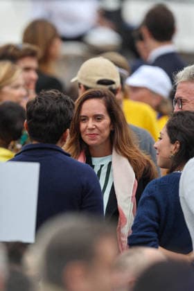 Sarah Knafo Celebrities at Pope Leo XIV’s grand Mass on Place de la Concorde in Paris on September 26, 2026 Between the Champs-Élysées and Place de la Concorde, 700,000 faithful and onlookers, from all corners of the globe, gathered to attend the Mass celebrated by the Holy Father. The apostolic journey, from September 25 to 28, 2026, will continue in Lourdes and Metz. Jacovides Moreau Bestimage Celebrities attending the grand Mass celebrated by Pope Leo XIV at Place de la Concorde in Paris on September 26, 2026. Between the Avenue des Champs-Élysées and Place de la Concorde, 700,000 worshippers and onlookers from around the world gathered to attend the Mass celebrated by the Holy Father. The apostolic journey, taking place from September  Copyright: xJACOVIDES-MOREAUx xBESTIMAGExJACOVIDES-MOREAUx xBESTIMAGEx