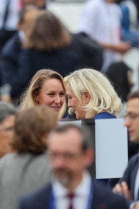 Marion Maréchal and her aunt Marine Le Pen Celebrities at Pope Leo XIV’s grand Mass on the Place de la Concorde in Paris on September 26, 2026 Between the Avenue des Champs-Élysées and the Place de la Concorde, 700,000 faithful and onlookers, from all corners of the globe, gathered to attend the Mass celebrated by the Holy Father. The apostolic journey, from September 25 to 28, 2026, will continue in Lourdes and Metz. Jacovides Moreau Bestimage Celebrities attending the grand Mass celebrated by Pope Leo XIV at the Place de la Concorde in Paris on September 26, 2026. Between the Avenue des Champs-Élysées and the Place de la Concorde, 700,000 worshippers and onlookers from around the world gathered to attend the Mass celebrated by the Holy F  Copyright: xJACOVIDES-MOREAUx xBESTIMAGExJACOVIDES-MOREAUx xBESTIMAGEx