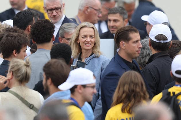 Delphine Arnault: Celebrities at Pope Leo XIV’s grand Mass on the Place de la Concorde in Paris on September 26, 2026. Between the Avenue des Champs-Élysées and the Place de la Concorde, 700,000 faithful and onlookers, coming from all corners of the globe, gathered to attend the Mass celebrated by the Holy Father. The apostolic journey, from September 25 to 28, 2026, will continue in Lourdes and Metz. Jacovides Moreau Bestimage Celebrities attending the grand Mass celebrated by Pope Leo XIV at the Place de la Concorde in Paris on September 26, 2026. Between the Avenue des Champs-Élysées and the Place de la Concorde, 700,000 worshippers and onlookers from around the world gathered to attend the Mass celebrated by the Holy Father. The aposto  Copyright: xJACOVIDES-MOREAUx xBESTIMAGExJACOVIDES-MOREAUx xBESTIMAGEx