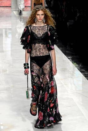 MFW - Dolce & Gabbana Runway Dolce & Gabbana presents its Women s Fashion Show during Milan Women s Fashion Week Spring Summer 2027 in Milan, Italy on September 26, 2026. Photo by Maurizio Maule IPA ABACAPRESS.COM Milan Italy  Copyright: xMaulexMaurizio IPA ABACAx