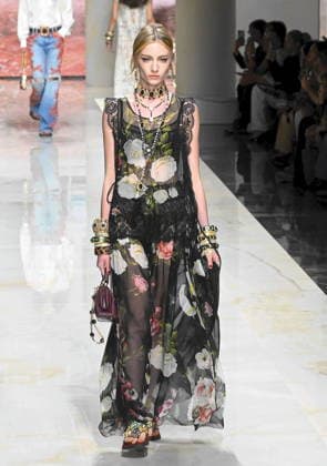 MFW - Dolce & Gabbana Runway Dolce & Gabbana presents its Women s Fashion Show during Milan Women s Fashion Week Spring Summer 2027 in Milan, Italy on September 26, 2026. Photo by Maurizio Maule IPA ABACAPRESS.COM Milan Italy  Copyright: xMaulexMaurizio IPA ABACAx