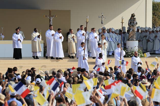 September 26, 2026, Paris, Rome, France: Papal Mass celebrated at the Place de la Concorde with Pope Leo XIV, Paris, France. September 26, 2026. Paris France  - ZUMAa289 20260926_zia_a289_262 Copyright: xPierrexTeyssotx xAgfx