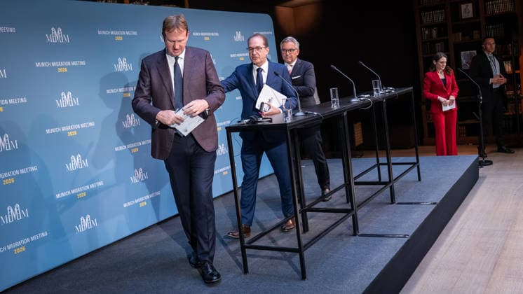 Jim O’Callaghan, Minister for the Interior of the Republic of Ireland and President of the EU Council, Alexander Dobrindt, German Federal Minister of the Interior, Magnus Brunner, EU Commissioner for Home Affairs and Migration (from left) delivering the opening remarks at the 2nd Munich Migration Meeting—a gathering of European ministers on the implementation of