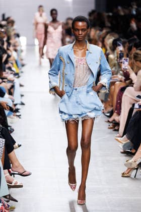 IPA89005273 - Milan, Milan Women™s Fashion Week Spring Summer 2027 - Women™s Fashion, Spring Summer 2027 - Ermanno Scervino fashion show - pictured on the runway: a model.  Copyright: xCinziaxCamelax xx IPA89005273