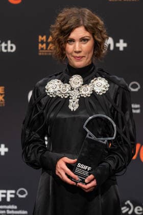 Tender Loving Care wins the Golden Shell at the 74th San Sebastian International Film Festival SAN SEBASTIAN, SPAIN - SEPTEMBER 26: The British film by director Mike Leigh has won the Golden Shell for Best Film Tender Loving Care , at the 74th San Sebastian International Film Festival in Spain on September 26, 2026. Its lead actress, Kate O Flynn, won the Silver Shell for Best Performance, and director Mike Leigh won the award for Best Screenplay. Javi Julio Anadolu San Sebastian Spain. Editorial use only. Please get in touch for any other usage.  Copyright: x2026xAnadoluxJavixJuliox