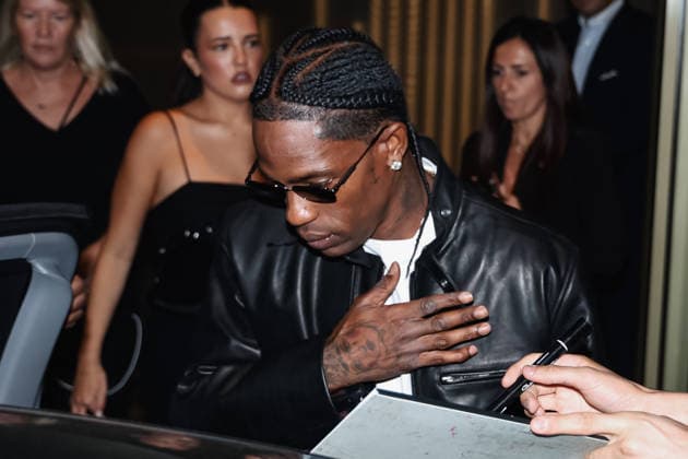 IPA89011576 - Milan, Celebrity Sightings During Milan Fashion Week: Women s Spring Summer 2027 Collection - Women s Fashion, Spring Summer 2027. Pictured: Travis Scott (American rapper) leaving the Armani Hotel on his way to the Bottega Veneta fashion show  Copyright: xAlessandroxBremecx xx IPA89011576