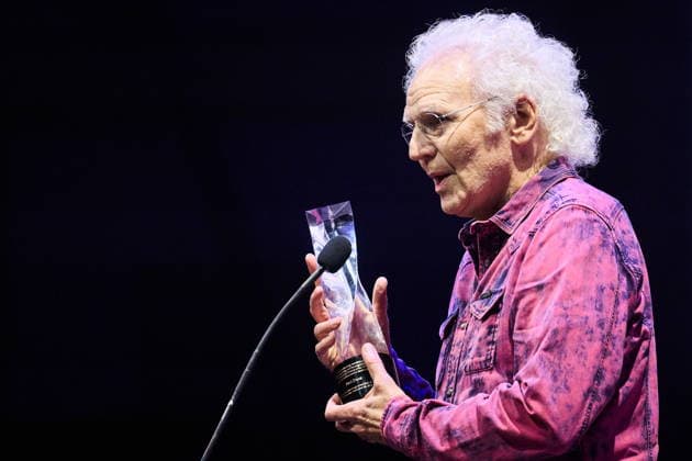 September 26, 2026, Toronto, On, Canada: Paul Dean of Loverboy speaks after being inducted into the Canadian Songwriters Hall of Fame on stage in Toronto, on Saturday, Sept. 26, 2026. Toronto Canada  - ZUMAc35_ 20260926_zaf_c35_148 Copyright: xSammyxKoganx