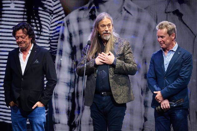 September 26, 2026, Toronto, On, Canada: Paul Langlois, left to right, Rob Baker and Gord Sinclair of The Tragically Hip speak after being inducted into the Canadian Songwriters Hall of Fame on stage in Toronto, on Saturday, Sept. 26, 2026. Toronto Canada  - ZUMAc35_ 20260926_zaf_c35_184 Copyright: xSammyxKoganx