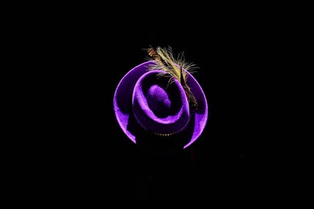September 26, 2026, Toronto, On, Canada: A purple hat is displayed onstage in tribute to the late Gord Downie as The Tragically Hip is inducted into the Canadian Songwriters Hall of Fame on stage in Toronto, on Saturday, Sept. 26, 2026. Toronto Canada  - ZUMAc35_ 20260926_zaf_c35_192 Copyright: xSammyxKoganx