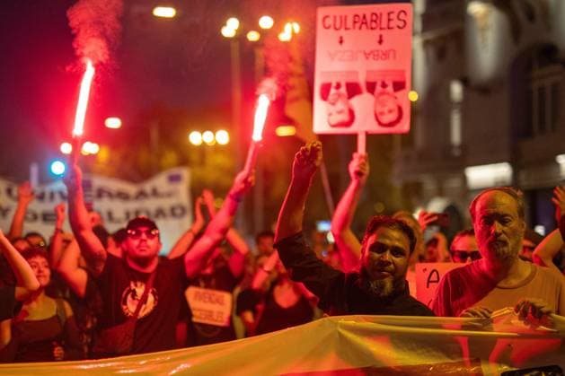 September 26, 2026, Madrid, Madrid, Spain: MADRID, SPAIN, SEPTEMBER 26, 2026: Demonstrators march through central Madrid during a protest against the housing crisis and evictions, following the forced eviction earlier in the week of 87-year-old Maricarmen Abascal from her longtime home in the Spanish capital. Thousands joined the demonstration calling for stronger housing protections and measures against evictions. Madrid Spain - ZUMAq101 20260926_zna_q101_316 Copyright: xC.xCarvajalx